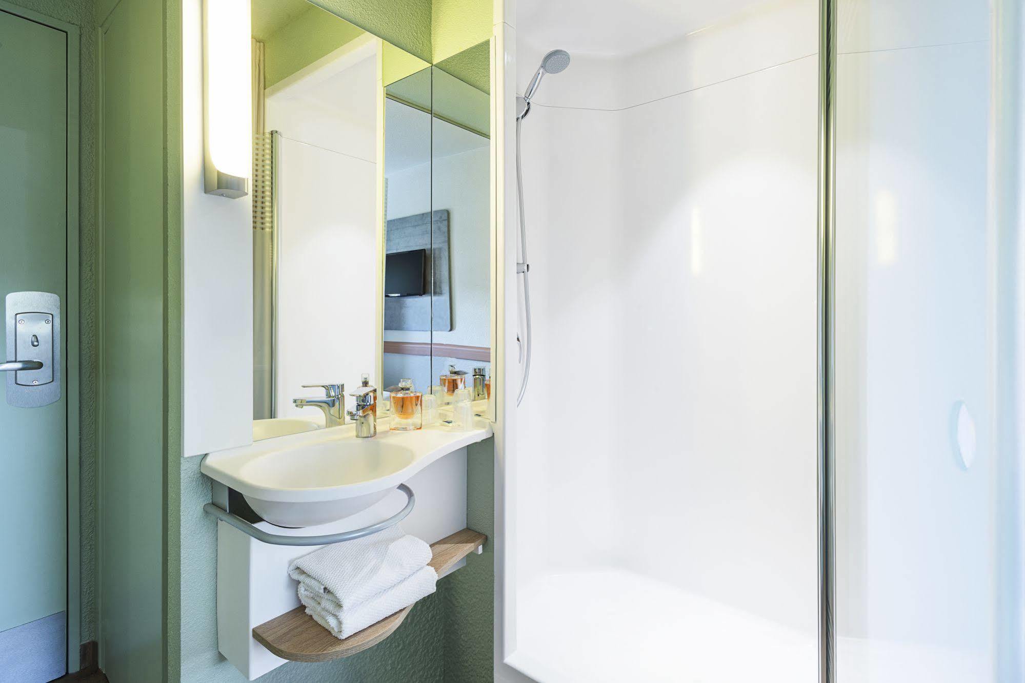 Ibis Budget Rouen Petit Quevilly Le Petit-Quevilly Exterior photo